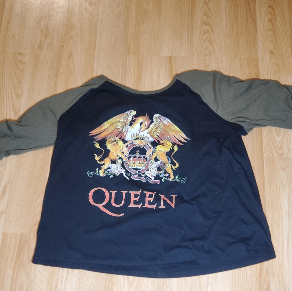 Queen Long Sleeve